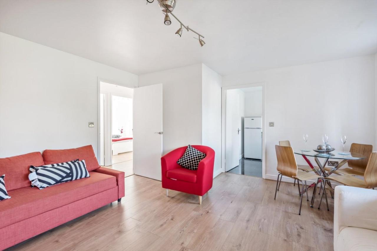 2 Bed Flat, Dedicated Workspace, Parking, 4Ktv London Kültér fotó